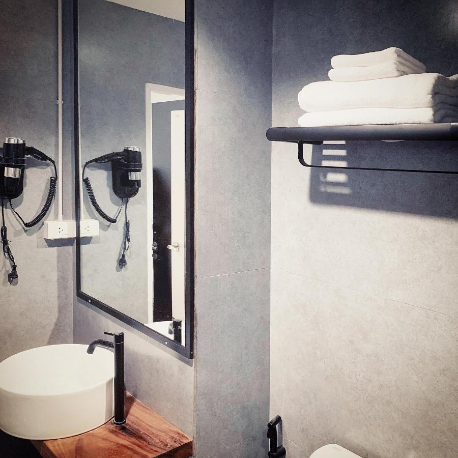 Into The Town Hotel 3*